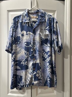 Tommy Bahama Men’s silk shirt with Blue Hawaiian Print